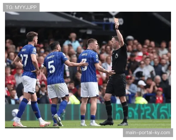 伊普斯维奇边路传中战术：场均18次传中与抢点效率前五